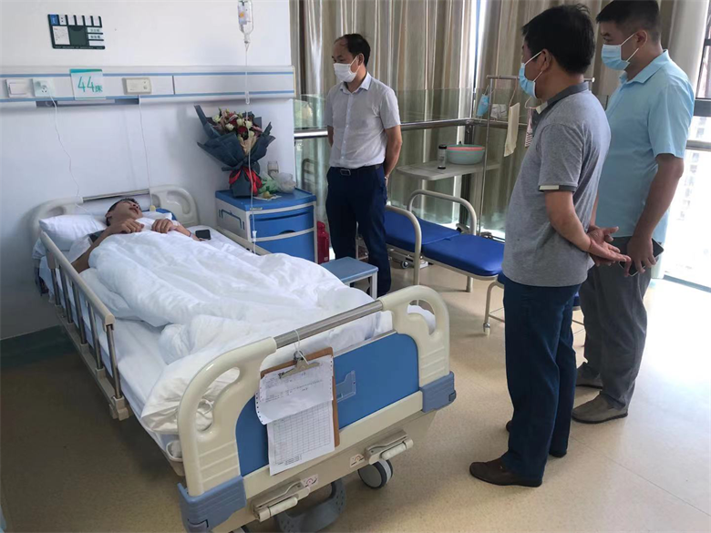 省生态环境保护综合行政执法局领导慰问我司受伤人员