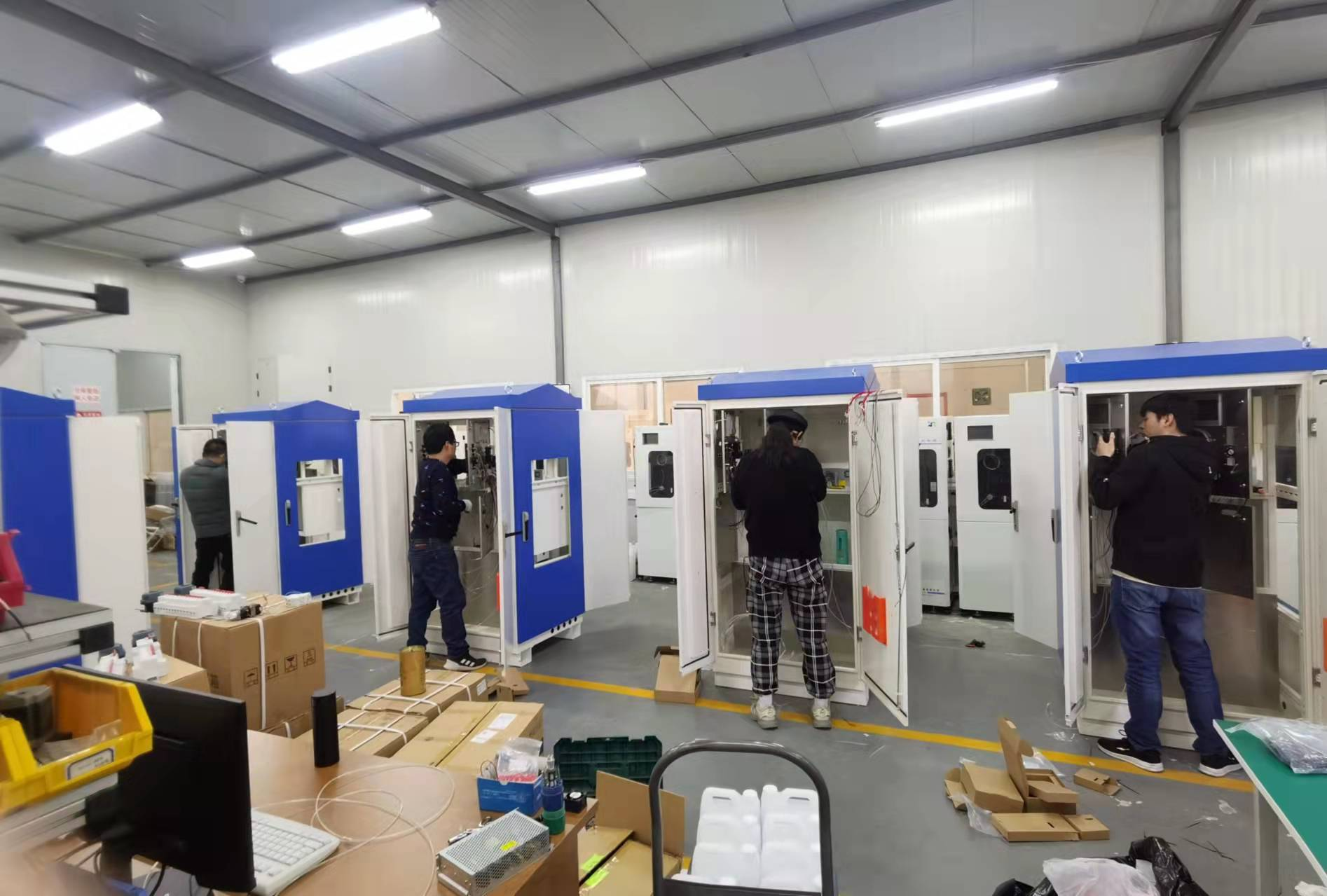 加班加点忙生产